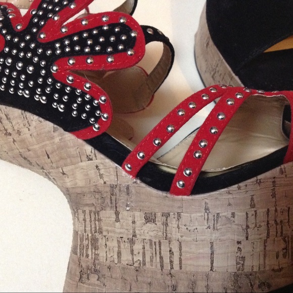 Where art meets fashion! Fun & Funky ALBA wedges! - Picture 6 of 8